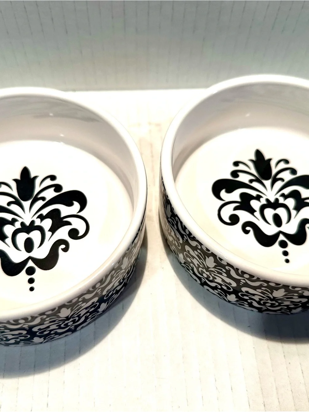 Room Creative Chateaux Set of Two White Pet Ceramic Bowls with Black Damask
